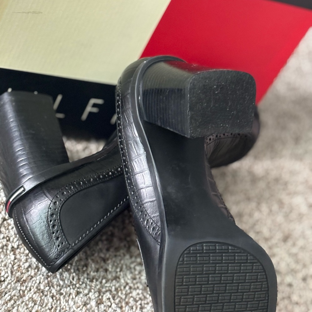 Tommy Hilfiger Black Women's Loafers - Picture 5 of 5